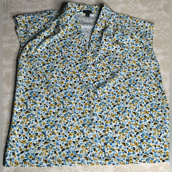 Ann Taylor Tops - Ann Taylor Factory Women’s Large Floral Print Polyester Spandex Blouse